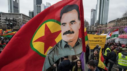 Am Samstag hatten in Frankfurt Tausende zum kurdischen Frühjahrsfest Newroz gegen die Türkei demonstriert. 