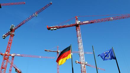 Die Bauwirtschaft brummt in Deutschland. Und nicht nur sie.