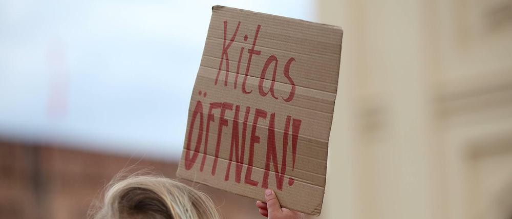 Auch Eltern und Kinder in Potsdam fordern Kita-Öffnungen.