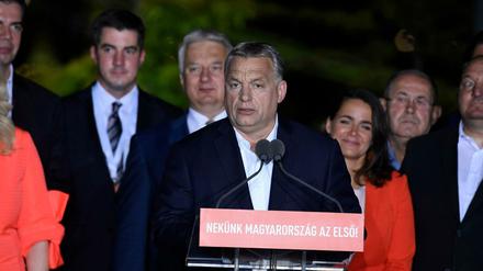 Ungarns Ministerpräsident Viktor Orban in der Wahlkampfzentrale der Fidesz-Partei.