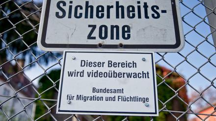 In der Zentralen Aufnahmeeinrichtung für Asylbewerber in Zirndorf stellte der verhaftete Oberleutnant einen Asylantrag.