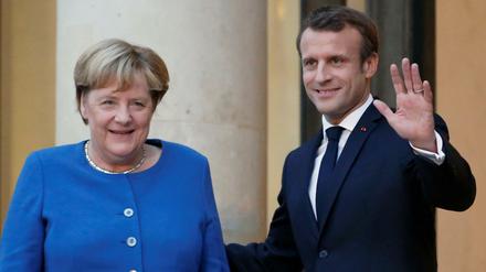 Frankreichs Präsident Emmanuel Macron empfing Kanzlerin Angela Merkel am Sonntag im Elysée-Palast in Paris.