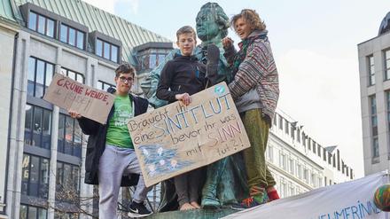 Klimaaktivisten am Gänsemarkt in Hamburg