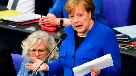 Bundeskanzlerin Angela Merkel am Mittwoch während der Fragestunde im Bundestag.