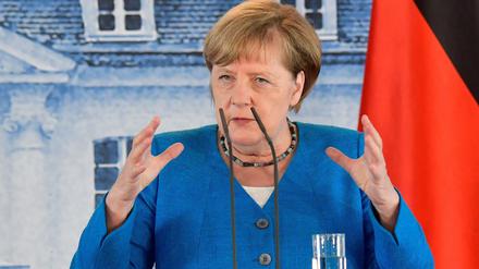 Nicht verzwergen. Bundeskanzlerin Angela Merkel dringt auf EU-Einigung beim Hilfspaket.