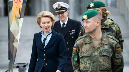 Verteidigungsministerin Ursula von der Leyen (CDU) will jüdische und muslimische Seelsorger in der Bundeswehr einführen.