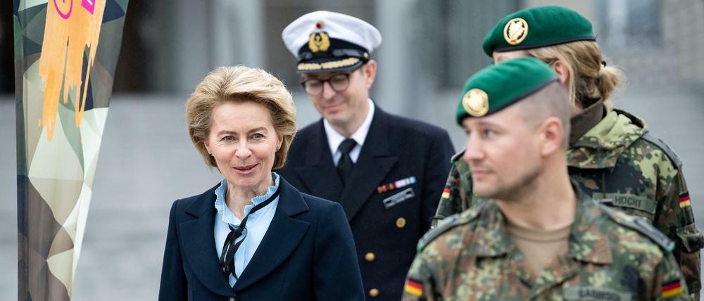Verteidigungsministerin Ursula von der Leyen (CDU) will jüdische und muslimische Seelsorger in der Bundeswehr einführen.