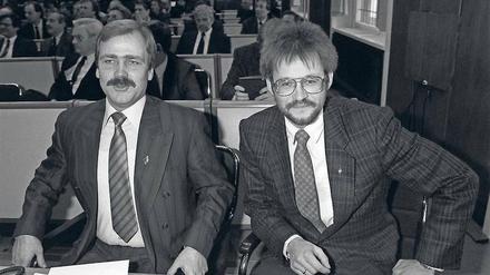 Die beiden Republikaner Bernhard Andres (l.) und Frank Degen im März 1989.