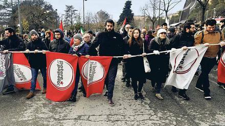 Mitglieder der neuen Bewegung Potere al Popolo demonstrierten in der vergangenen Woche gegen Rassismus. 