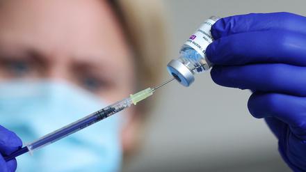Dänemark und danach auch Norwegen haben Impfungen mit dem Vakzin von Astrazeneca vorerst ausgesetzt. 