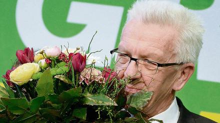 Blumen für die eigene Partei hält Winfried Kretschmann eher selten bereit. Aber bei den Grünen streitet man sich ja gern.