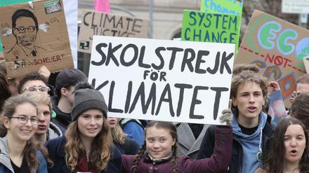 Aus Sorge um die Zukunft: Fridays for Future-Demonstration von Schülern um Greta Thunberg in Berlin. 