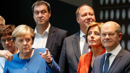 Bundeskanzlerin Angela Merkel nach der nächtlichen Koalitionsausschusssitzung zum Thema Klima.