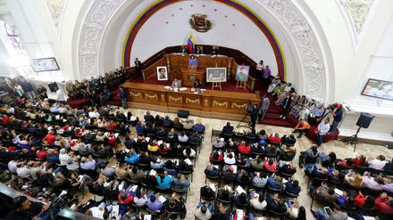 Carmen Melendez, Mitglied der Verfassungsgebenden Versammlung, spricht bei einer Sitzung des neuen Organs im Parlament in Caracas. 