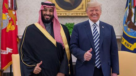 Daumen hoch. Der saudische Kronzprinz Mohammed bin Salman und US-Präsident Donald Trump sind politisch auf einer Linie.