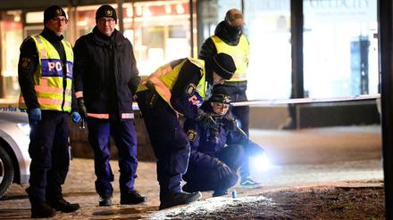 Im rund 270 Kilometer südwestlich von Stockholm gelegenen Vetlanda hat ein Mann eine Reihe von Menschen mit einer Stichwaffe angegriffen.