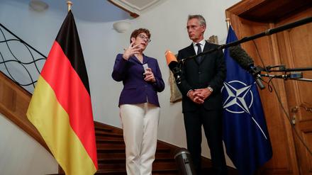 Antrittsbesuch in Brüssel. Verteidigungsministerin Kramp-Karrenbauer und Nato-Generalsekretär Stoltenberg am Mittwoch.