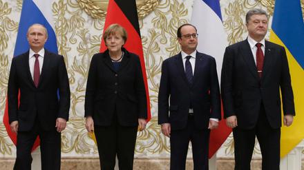 Das sogenannte Normandie-Format: Der russische Präsident Wladimir Putin (l-r), Bundeskanzlerin Angela Merkel, der französische Präsident Francois Hollande und der ukrainische Präsident Petro Poroschenko.