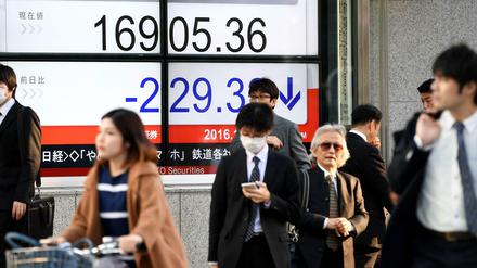 Die Unsicherheit über den Ausgang der US-Wahl lässt die Börsen von Wall Street bis Tokio zittern. 
