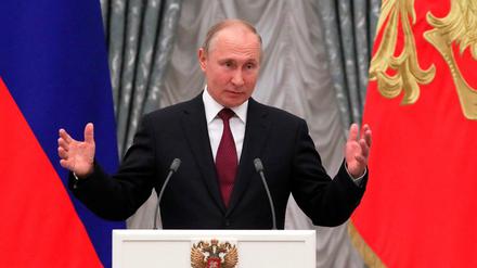 Russlands Präsident Wladimir Putin kämpft gegen verhältnismäßig niedrige Umfragewerte. . 