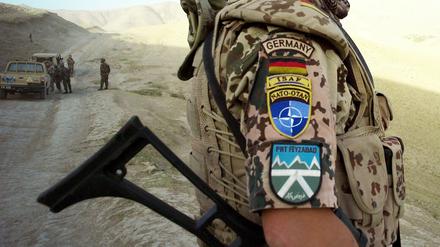 Ein Soldat des deutschen ISAF-Kontingents in Afghanistan (Archivfoto vom 05.10.2008)