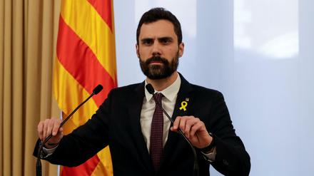 Der katalanische Parlamentspräsident Roger Torrent hat die Sitzung zur Regierungsbildung auf einen unbekannten Zeitpunkt verschoben. 