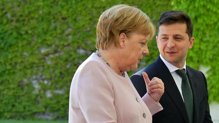 Bundeskanzlerin Angela Merkel und der ukrainische Präsident Wolodymyr Selenskyj.