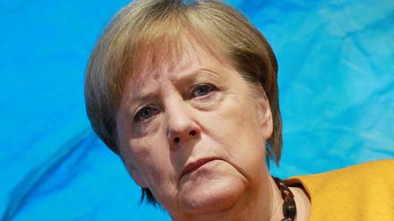 Kanzlerin Angela Merkel sagte, die Bundesregierung habe sich entsprechend den Erwartungen des Pariser Klimaabkommens verpflichtet, Klimaneutralität im Jahre 2050 erreichen wollen.