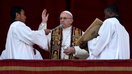 Die Botschaft des Papstes und der Segen "Urbi et Orbi" sind Höhepunkt der christlichen Weihnacht.