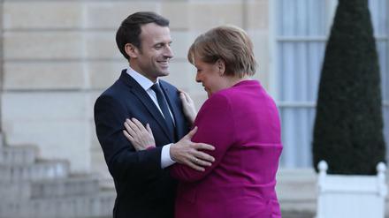 Monate ließ Merkel Macron warten: Jetzt fällt ihre Antwort auf seine EU-Reformvorschläge eher mager aus.
