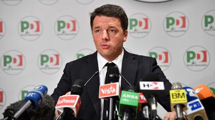 Matteo Renzi bei einer Pressekonferenz am Montag. 