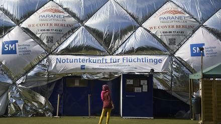 Flüchtlinge werden inzwischen auch in Zeltstädten wie hier in Berlin-Moabit untergebracht.