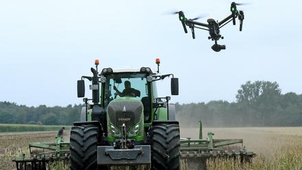 Mit Trecker und Technik: So geht Landwirtschaft heute. 