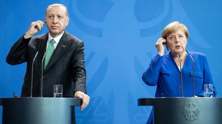 Bundeskanzlerin Angela Merkel (CDU) und der türkische Präsident Erdogan in Berlin (Archivbild)