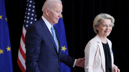 US-Präsident Biden und EU-Kommissionschefin von der Leyen am Freitag in Brüssel.