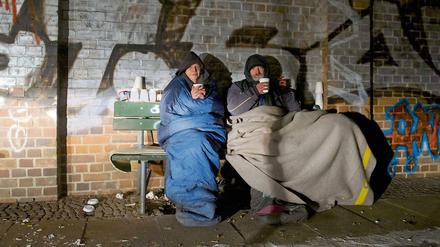Zwei Obdachlose im Kleinen Tiergarten.