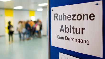 Tausende Brandenburger Schüler schrieben das Mathe-Abitur nach der Panne ein zweites Mal.