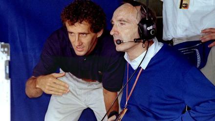 Frank Williams (hier im Gespräch mit Alain Prost) holte als Teamchef insgesamt sieben Fahrerweltmeisterschaften und neun Konstrukteurstitel.