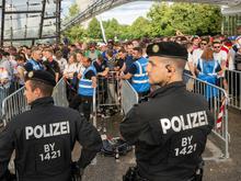 Fußball-EM: Münchner Fanzone voll: Polizei sperrt Zugang im Olympiapark