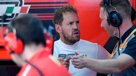Außer sich. Sebastian Vettel fährt nach der Zeitstrafe in Kanada aus seiner Haut.