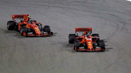 Für die Ferrari-Piloten Charles Leclerc (links) und Sebastian Vettel lief es gar nicht in Bahrain.