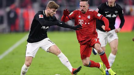 Timo Werner (li, RB Leipzig) gegen Franck Ribery (re, FC Bayern München).