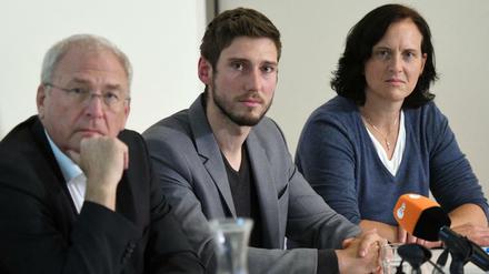 Silke Kassner, 41, (rechts im Bild neben Michael Vesper und Max Hartung) ist Kanutin und stellvertretende Vorsitzende der Athletenkommission des DOSB. Sie hat den neuen Verein für deutsche Athleten mitgegründet.