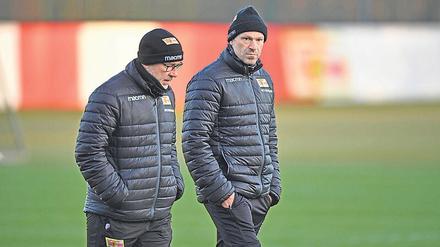 Der Chef fehlt: Urs Fischer (links) kann am Sonntag nicht dabei sein, Co-Trainer Markus Hoffmann ersetzt ihn.