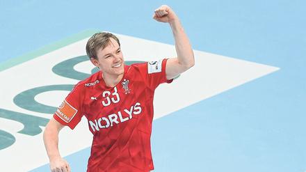 Von Fan zum MVP. Mathias Gidsel ist erst 23 Jahre alt, hat mit Dänemark aber bereits WM-Gold, Olympia-Silber und EM–Bronze gewonnen. Der rechte Rückraumspieler hat bei den Füchsen einen Dreijahresvertrag unterschrieben. 