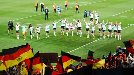 Im ausverkauften Wembley-Stadion werden die deutschen Fans in der deutlichen Unterzahl sein.