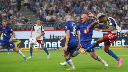 In der Zweiten Liga setzte sich der HSV im August 3:0 gegen Hertha durch. 