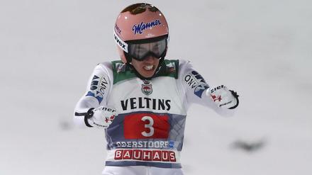 So jubelt ein Sieger. Stefan Kraft springt in Oberstdorf zum Sieg und hat nun die beste Ausgangsposition in der Tournee-Gesamtwertung.