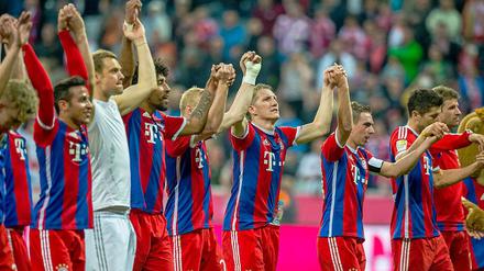 Jubel über den Sieg gegen Hertha, am Sonntag gab es dann für die Bayern noch mehr zu feiern - allerdings auf der heimischen Couch.