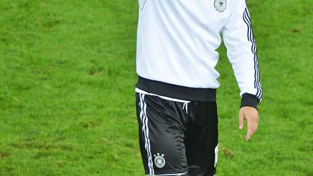 Lukas Podolski, 27, hat 100 Länderspiele für Deutschland absolviert und 44 Tore erzielt. Bei der EM spielte er in den Gruppenspielen, im Viertelfinale saß er auf der Bank.